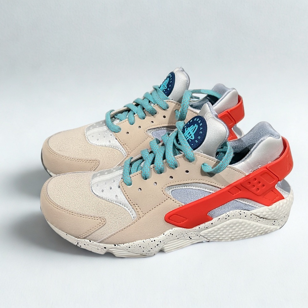 “Like New” Nike Air Huarache Run Desert Ore Hyper Jade